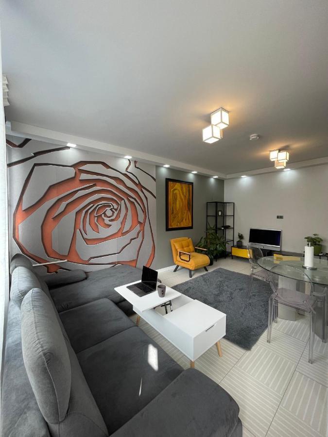 Bright: Flat With Balcony - Kitchen - Free Parking Lejlighed Berlin Eksteriør billede