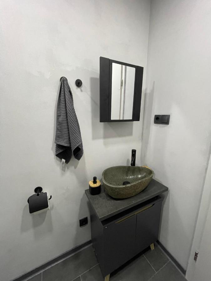 Bright: Flat With Balcony - Kitchen - Free Parking Lejlighed Berlin Eksteriør billede