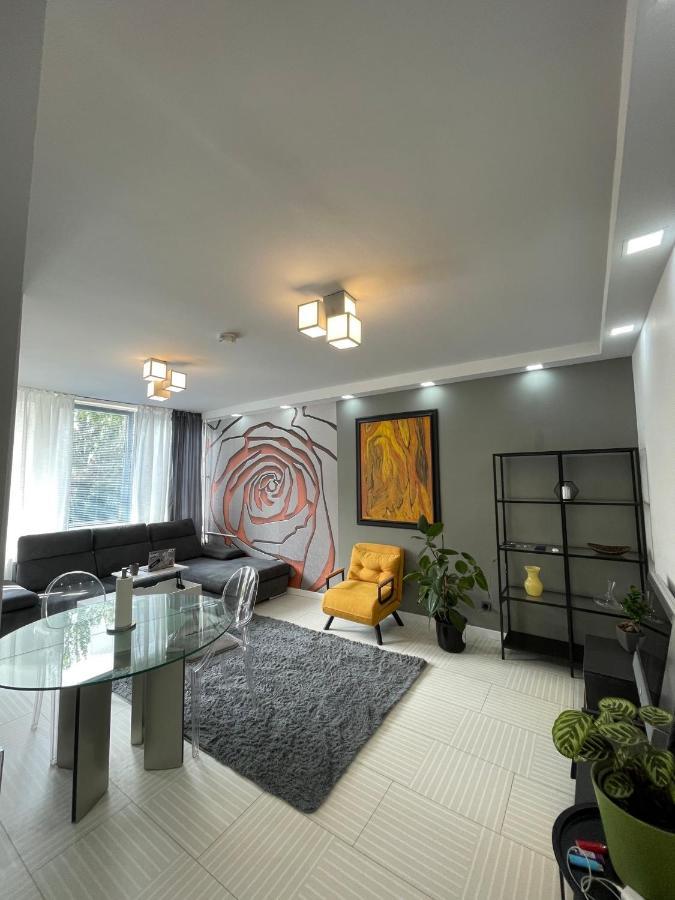 Bright: Flat With Balcony - Kitchen - Free Parking Lejlighed Berlin Eksteriør billede